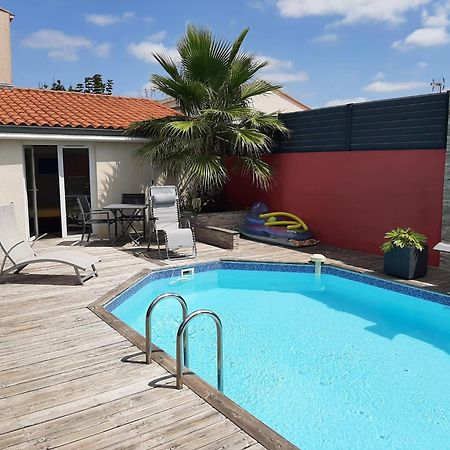 Studio Independant Chez L'Habitant Avec Piscine Et Cuisine Exterieures Ла Рошел Екстериор снимка
