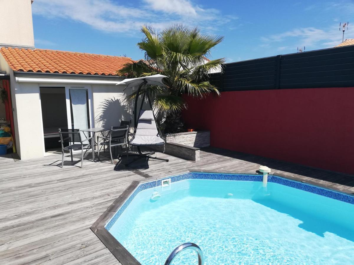 Studio Independant Chez L'Habitant Avec Piscine Et Cuisine Exterieures Ла Рошел Екстериор снимка